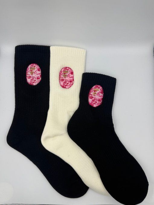 Chaussettes BAPE Head Camo Roses Noires et Blanches | A Bathing Ape